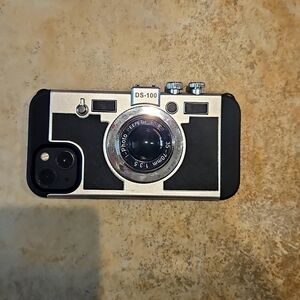 Iphone 13 case camera design Emily in Paris